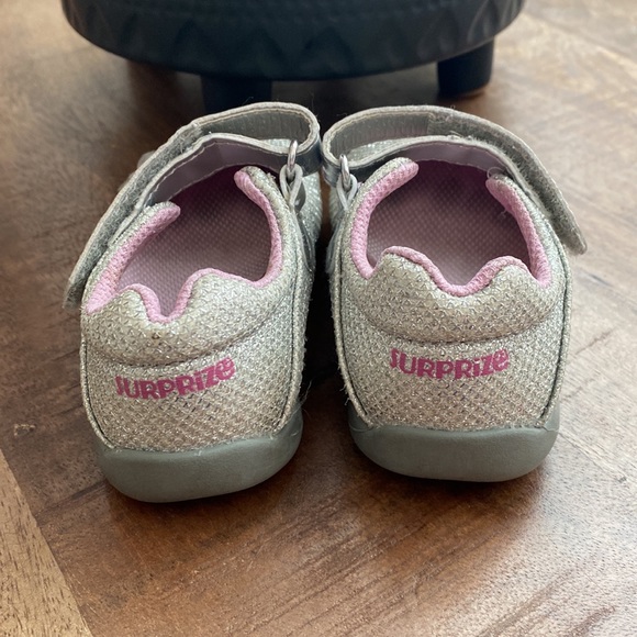 Cute Silver Sandals - Size 4 - Picture 3 of 9